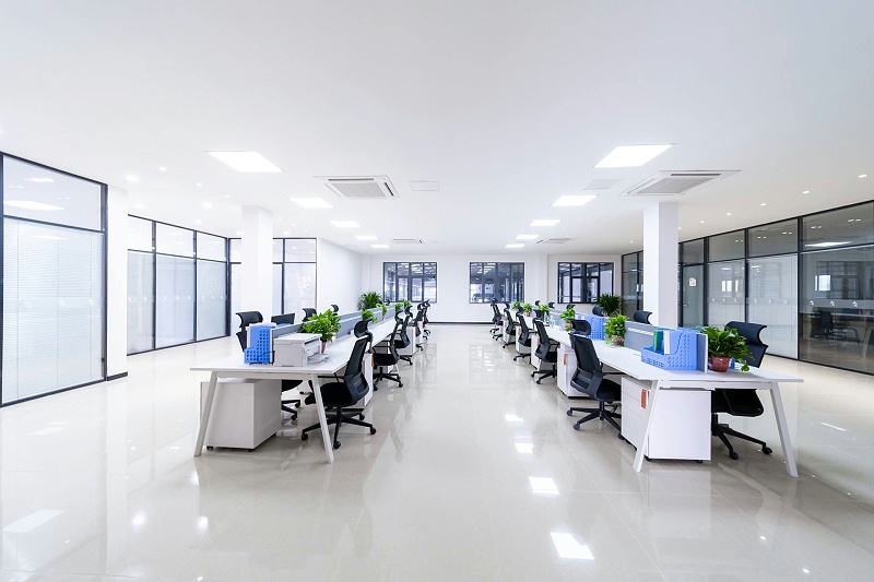 四川零零柒弱電工程公司帶你認(rèn)識，工廠辦公室場景下需要配備哪些安防設(shè)備？
